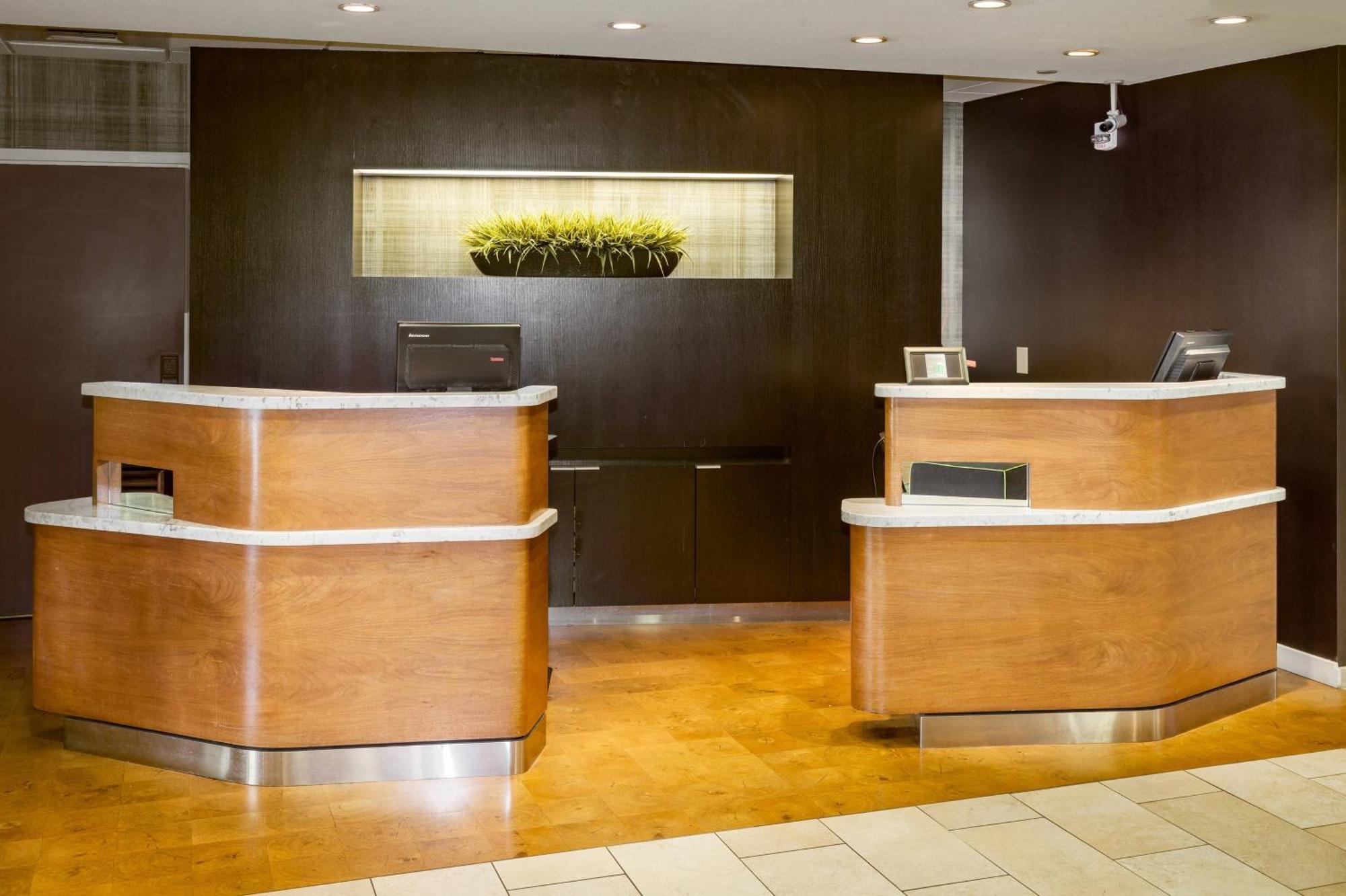 Отель Courtyard By Marriott Стоктон Экстерьер фото