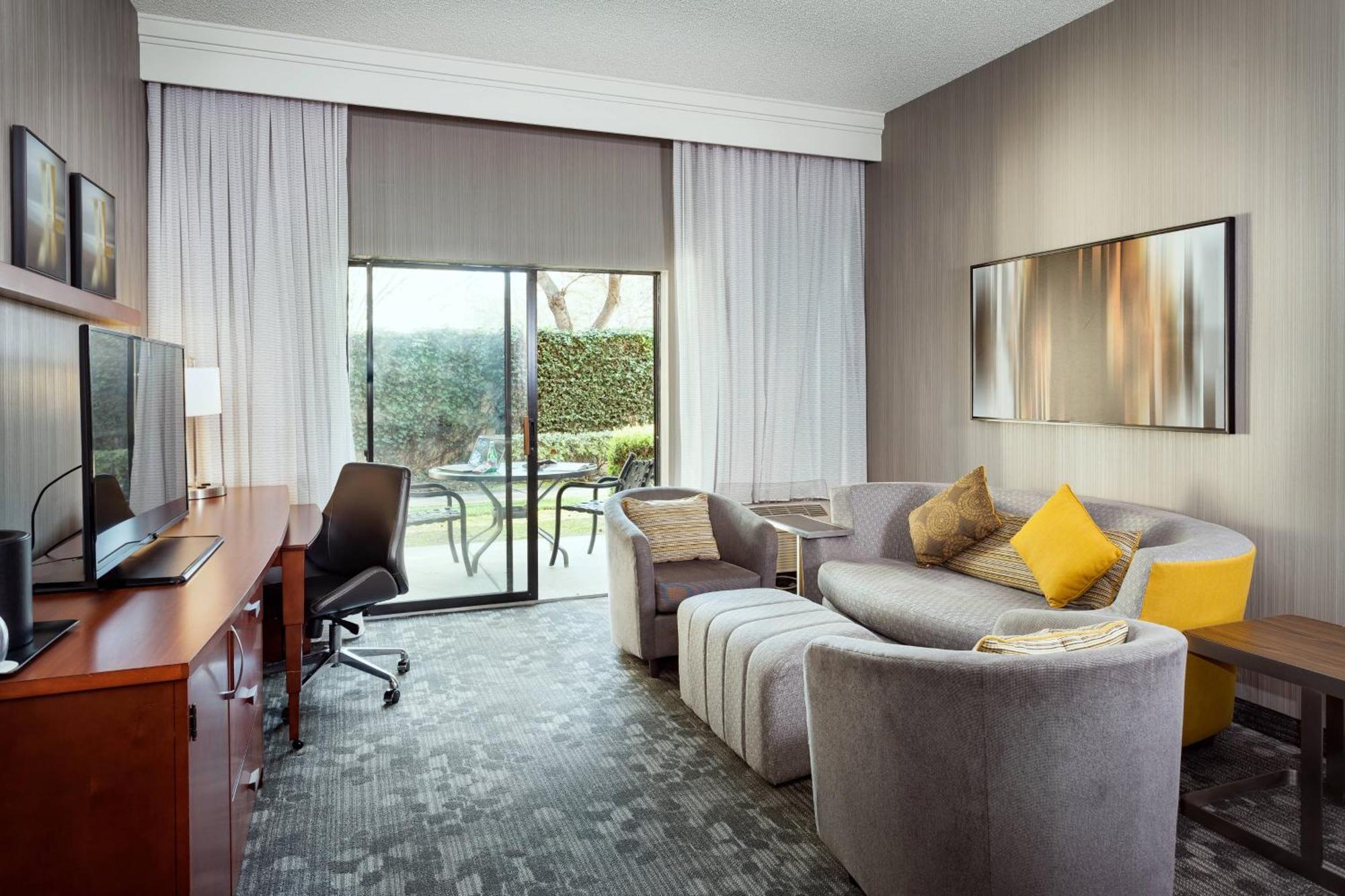 Отель Courtyard By Marriott Стоктон Экстерьер фото